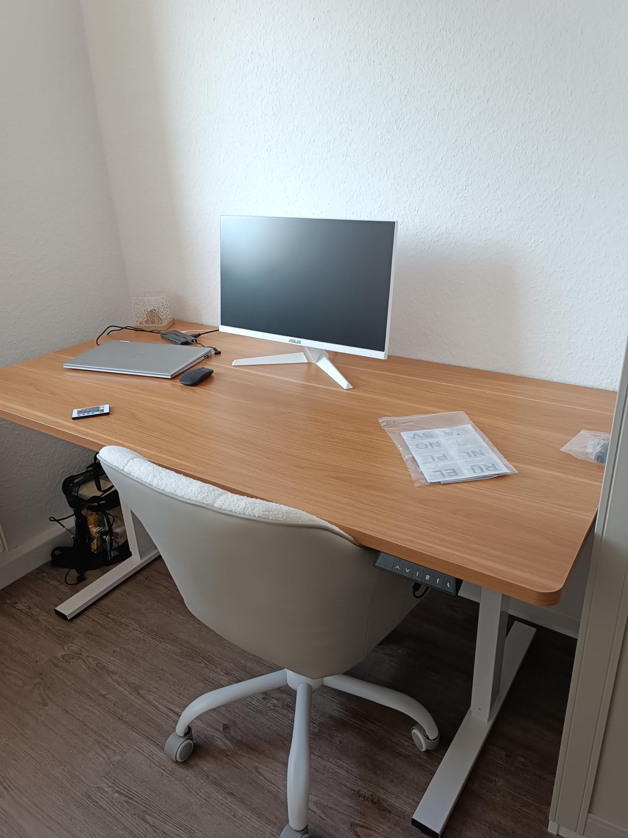 Solider Schreibtisch fürs Homeoffice