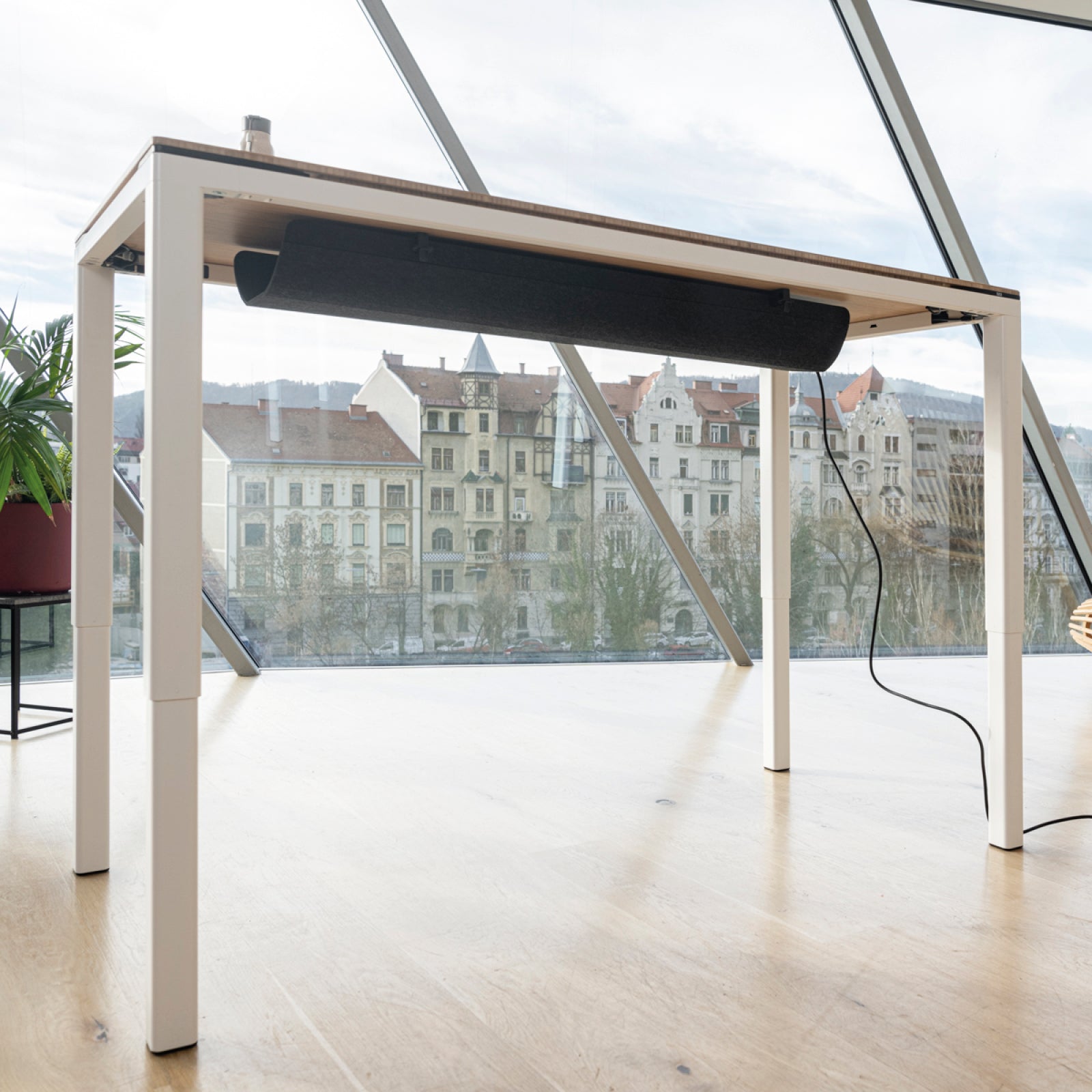 yaasa-cable-management-large-kabelkanal-mit-einstellbarem-volumen-unter-tisch-mo image 2