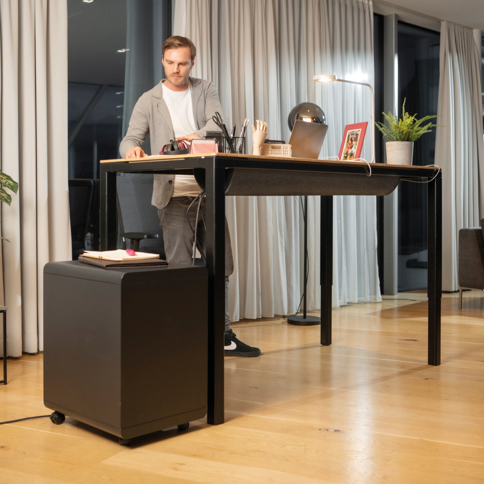 yaasa-cable-management-large-kabelkanal-mit-einstellbarem-volumen-unter-tisch-mo image 6
