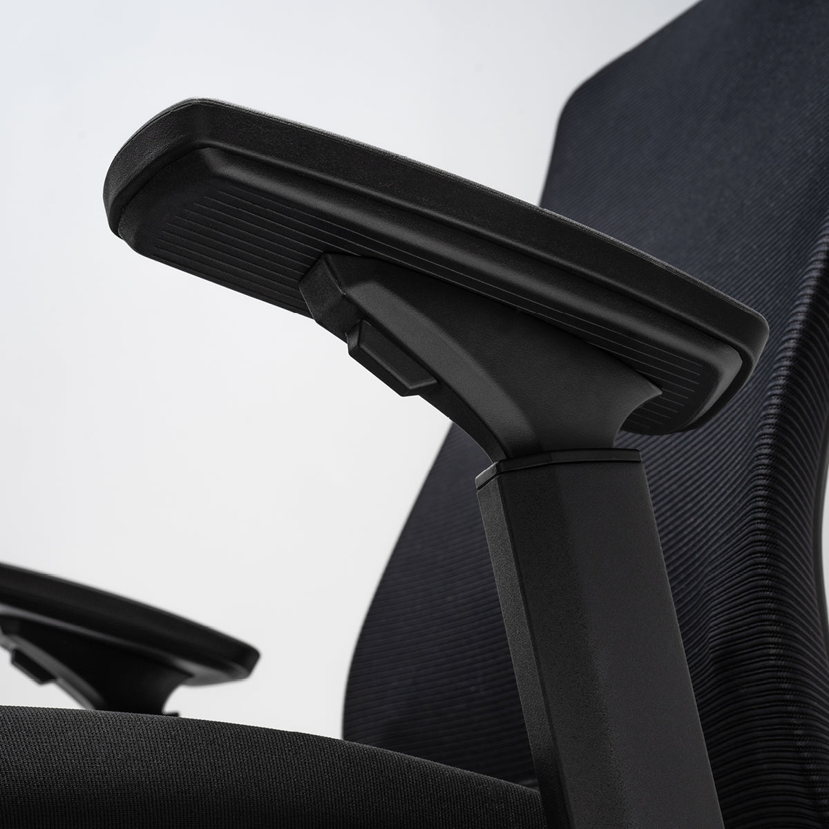 yaasa-chair-essential-ergonomischer-b-rostuhl-mit-lordosenst-tze-3d-armlehnen-un image 5