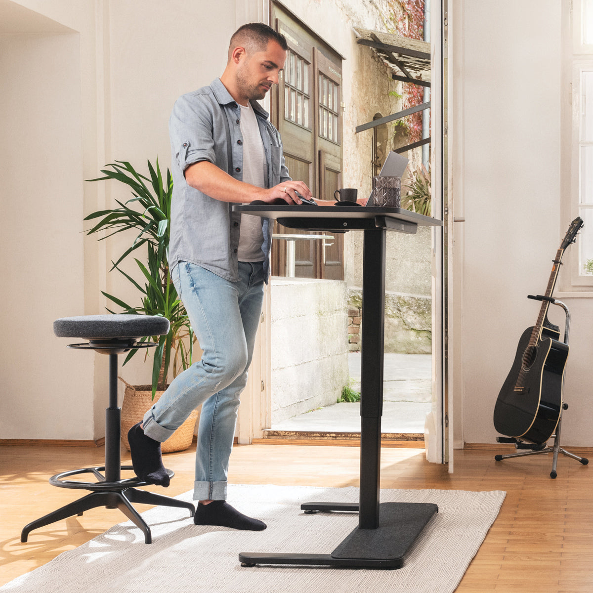 yaasa-desk-one-elektrisch-h-henverstellbares-stehpult-mit-40-kg-traglast-70-120- image 4