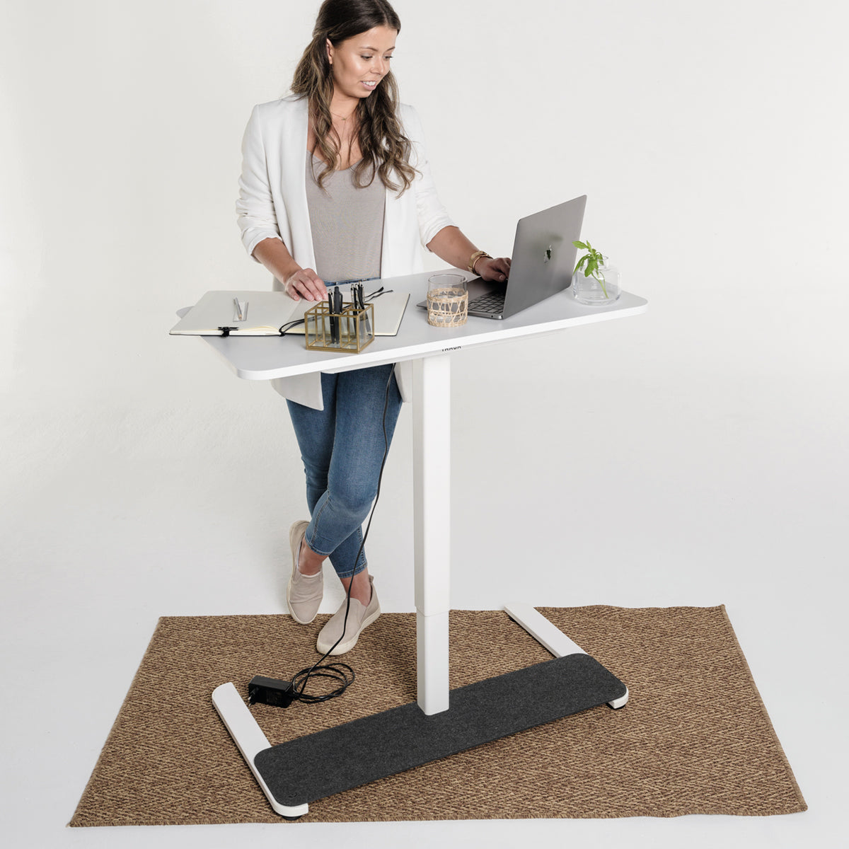 yaasa-desk-one-elektrisch-h-henverstellbares-stehpult-mit-40-kg-traglast-70-120- image 2