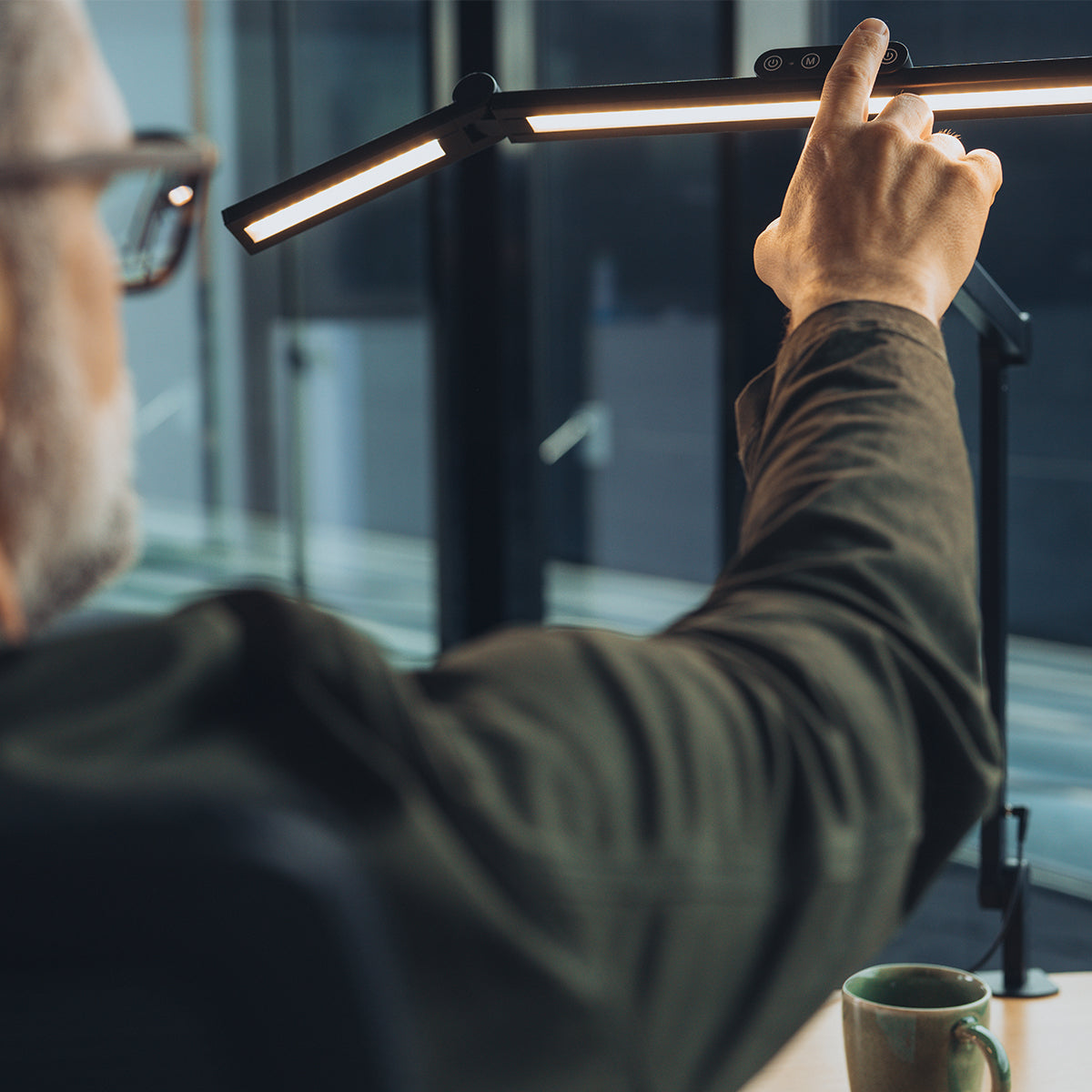 yaasa-lamp-essential-klemmbare-ultraflexible-led-schreibtischlampe-mit-dimmer-un image 7
