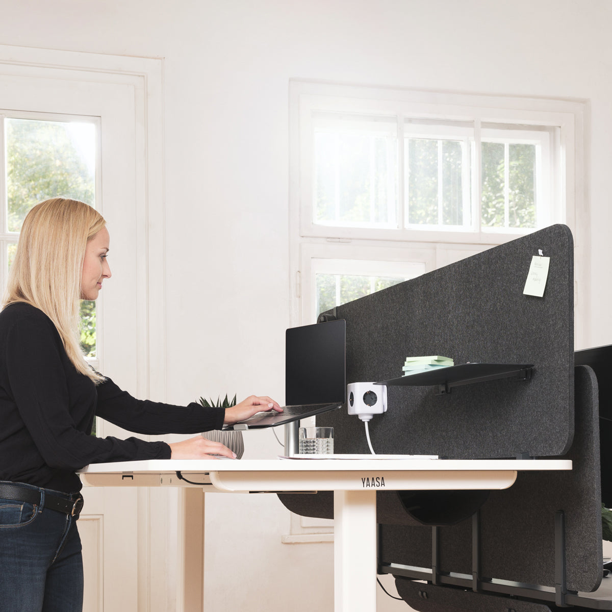 yaasa-privacy-wall-small-tischtrennwand-als-sicht-und-pinnwand-ohne-bohren-monti image 2